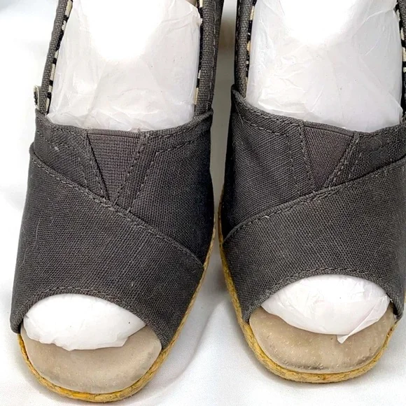 Toms Gray Espadrilles Canvas Top Heel Sandals Peep Toe size 7 - Picture 3 of 6